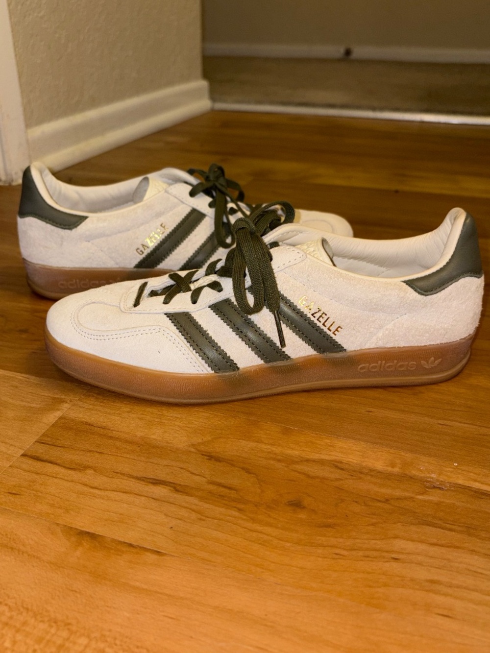 Adidas Gazelle Olive green/off white texture 7us women’s (fits like a 7.5/8)